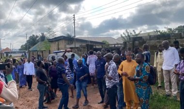 FUOYE Staff, Students Foil Attempt to Arrest Vice-Chancellor