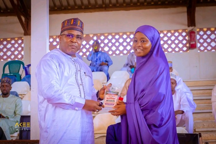 Aishatu Kasim Umar Emerges Best Graduating Female Muslim Student with 4.86 CGPA